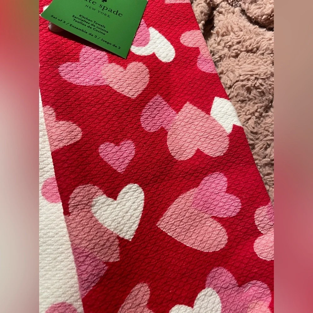 NWT Super Cute Kate Spade Valentine Hearts Kitchen Towels- Set 3
